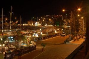 Puerto deportivo de kas de noche